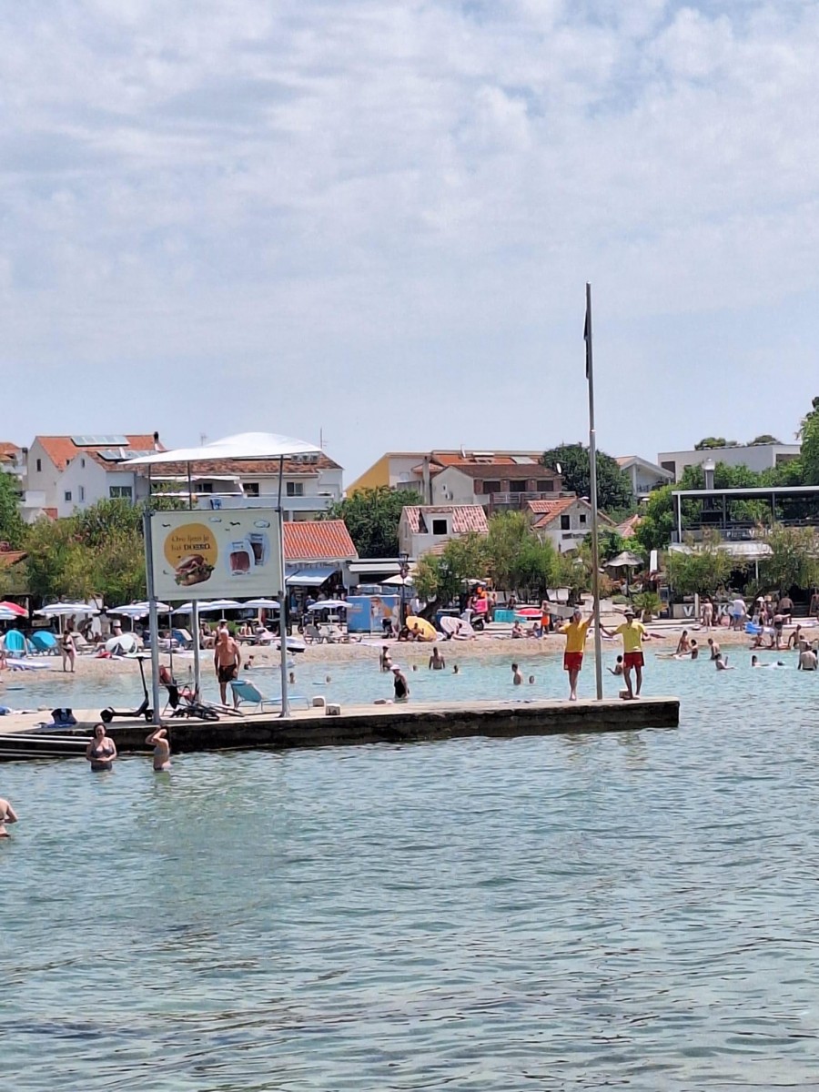 Plave zastave na dvije gradske plaže